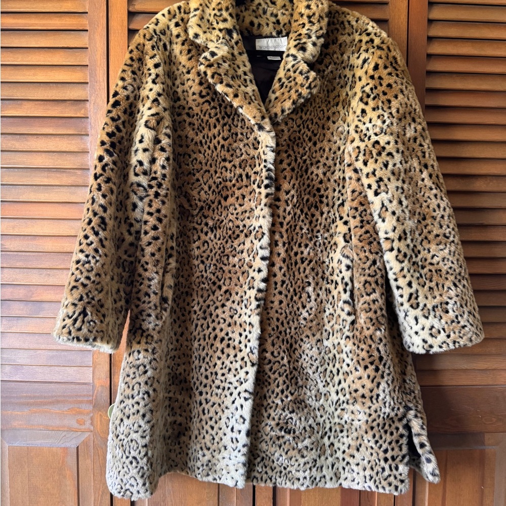 Leopard Print Faux Fur Coat with Pockets!